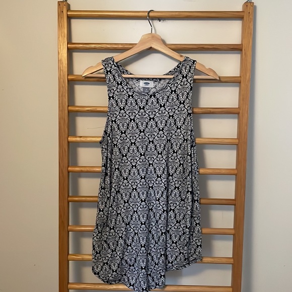 Set of 2 Loft Tank Tops - Picture 3 of 3